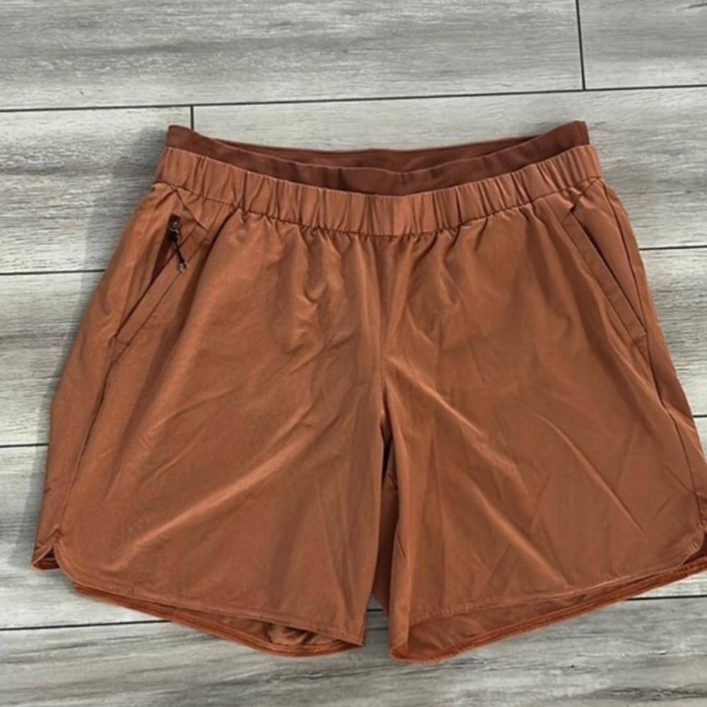 REI size large athletic outdoor shorts